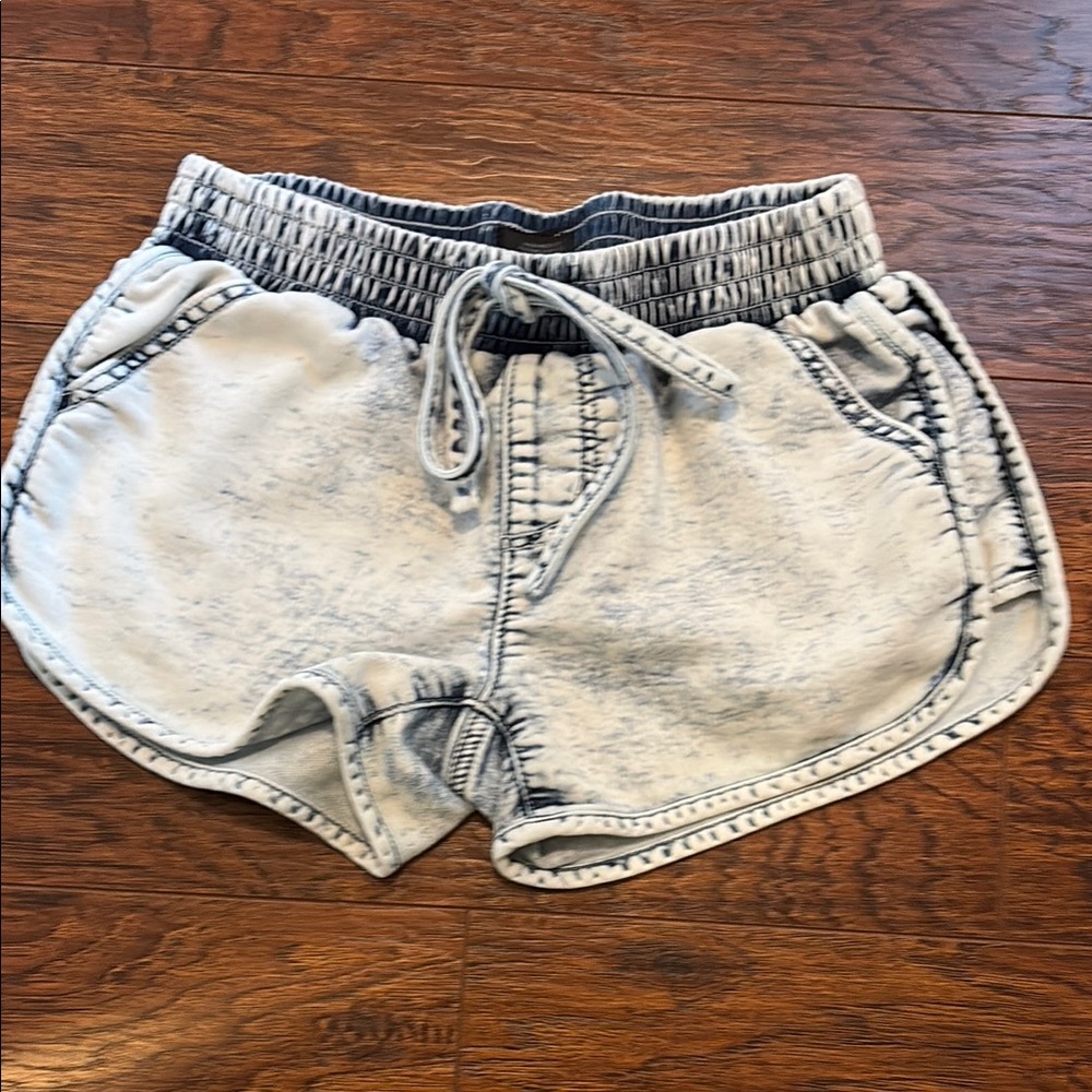 Mossimo pull on tie shorts